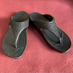 CROCS Sz 10 studded Front Post Platform Thing  Style Slip On Sandals